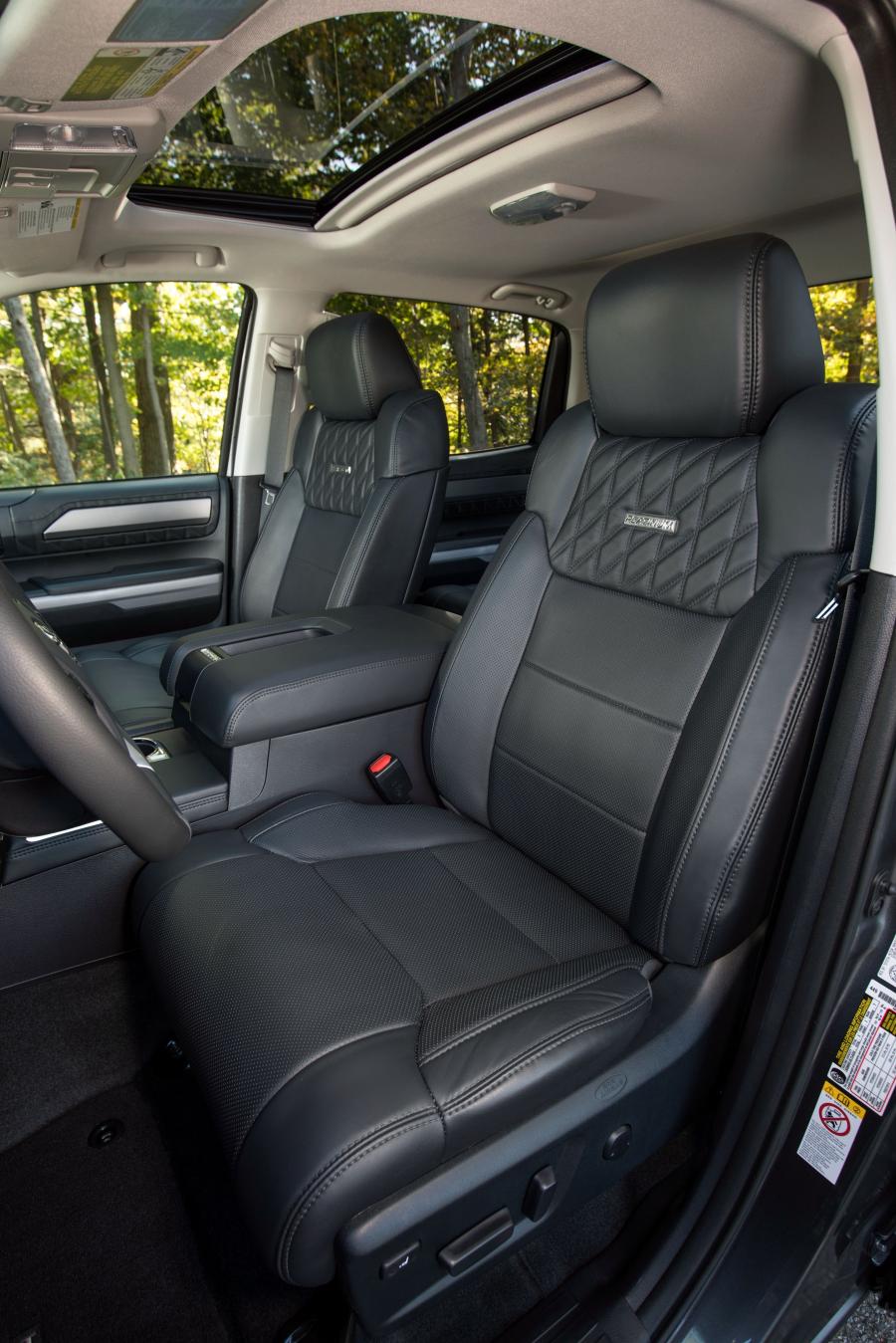 Интерьер Toyota Tundra Platinum CrewMax 2017 года  (фото 9 из 18)